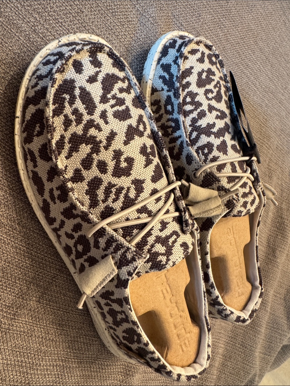 Hey Dude Woven Cheetah Grey Flats - Picture 4 of 5